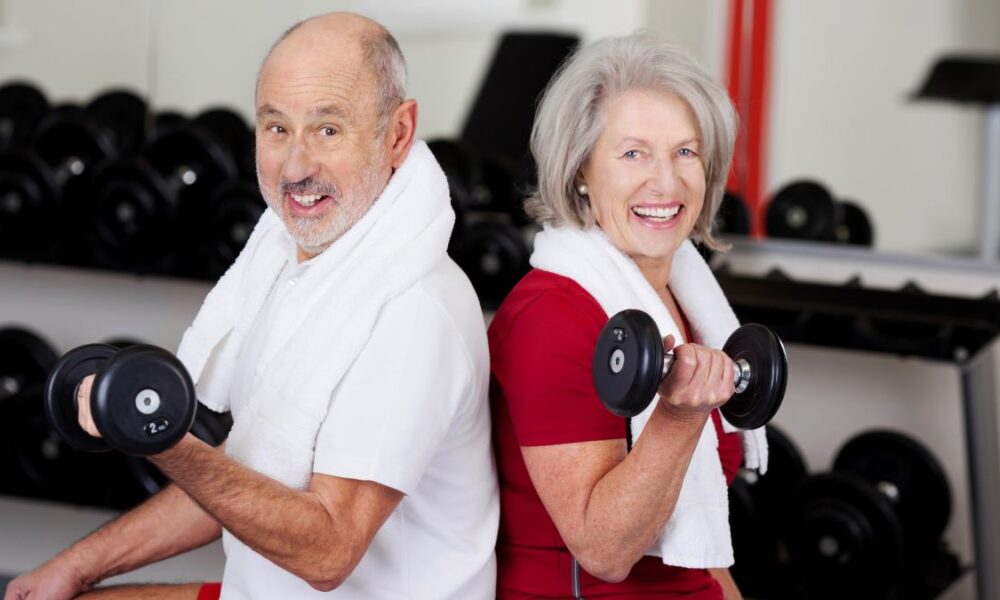 Allenamento forza per anziani benefici