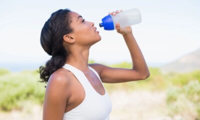 Bere abbastanza acqua benefici nello sport