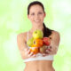 Ragazza con frutta